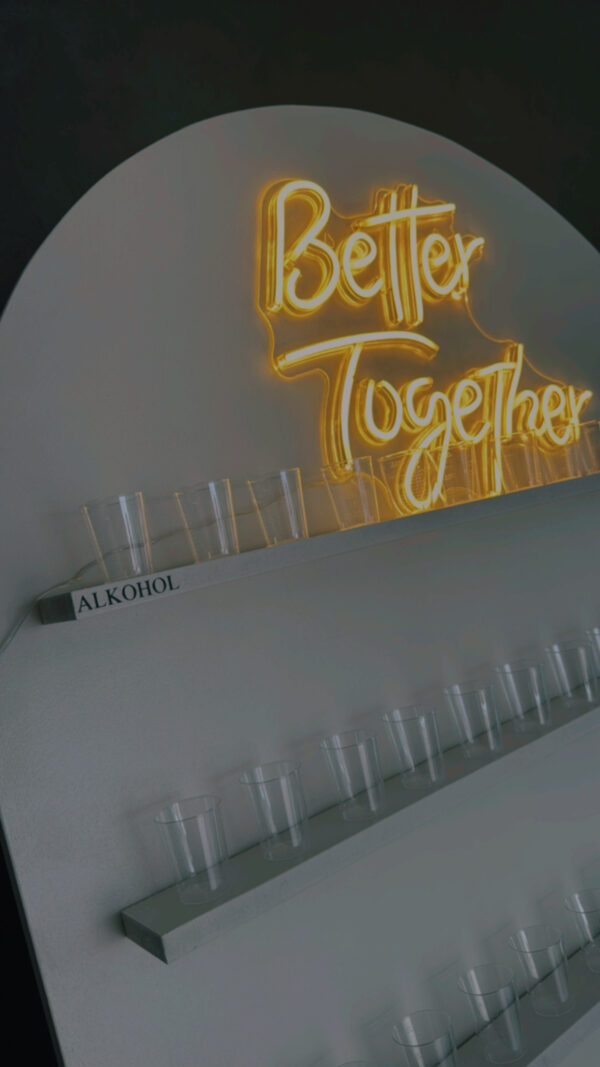 Schnaps Wand -Better Together – Bild 2
