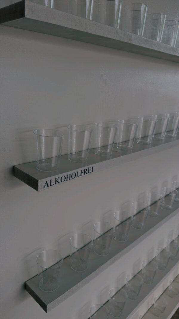 Schnaps Wand -Cheers – Bild 2