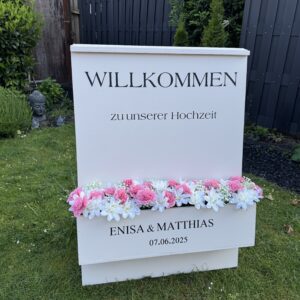Willkommensschild mit Blumenkasten inkl. Personalisierung
