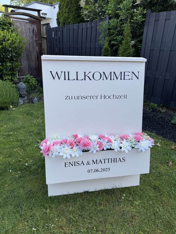 Willkommensschild mit Blumenkasten inkl. Personalisierung